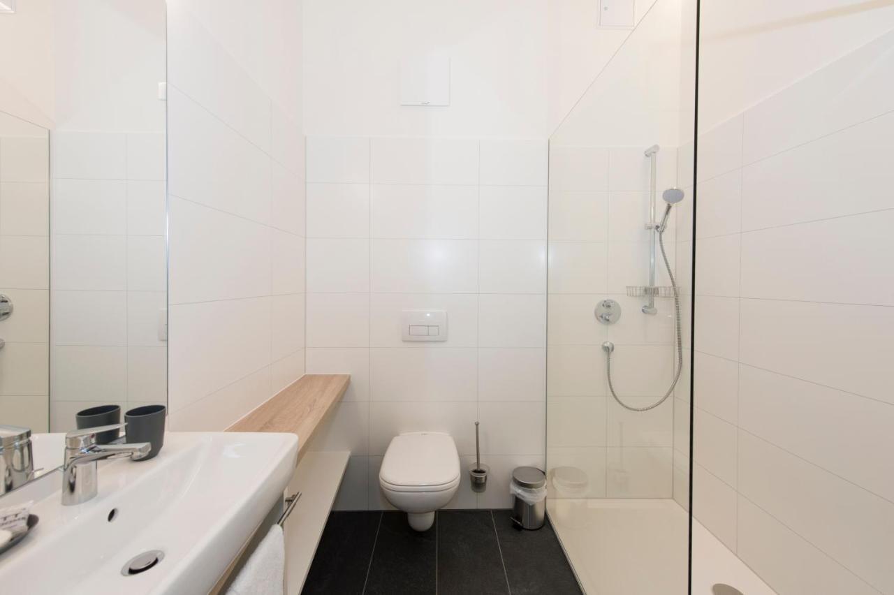 Tt-Rooms - Kontaktlos Mit Self Check-In I Free Parking Graz Exterior foto