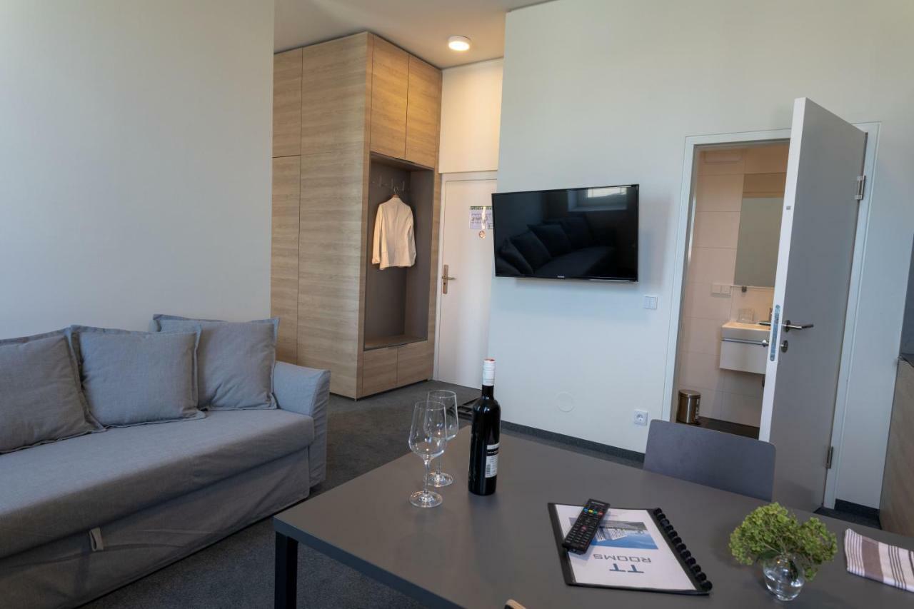 Tt-Rooms - Kontaktlos Mit Self Check-In I Free Parking Graz Exterior foto